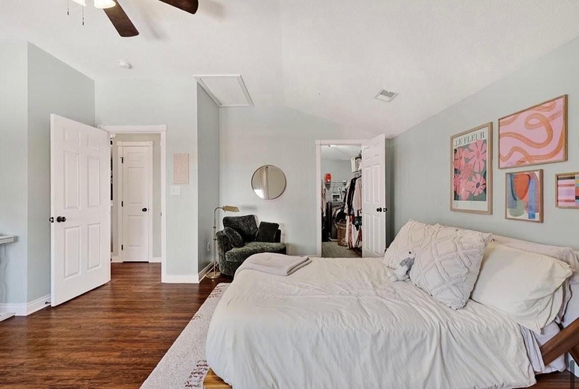 1011 N Ogden St - Photo 7 of 11