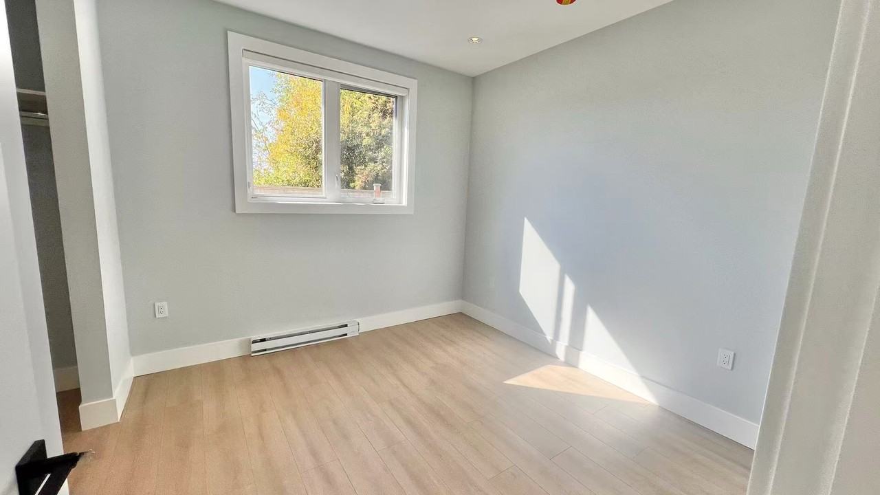 7008 Waverley Avenue - Photo 4 of 14