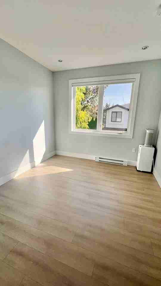 7008 Waverley Avenue - Photo 7 of 14