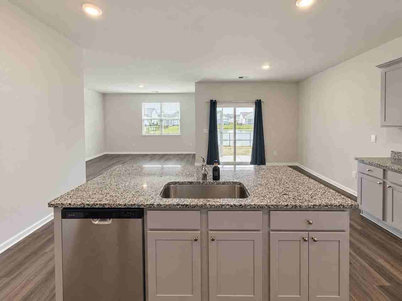 1508 Oyster Bay Ct - Photo 3 of 22
