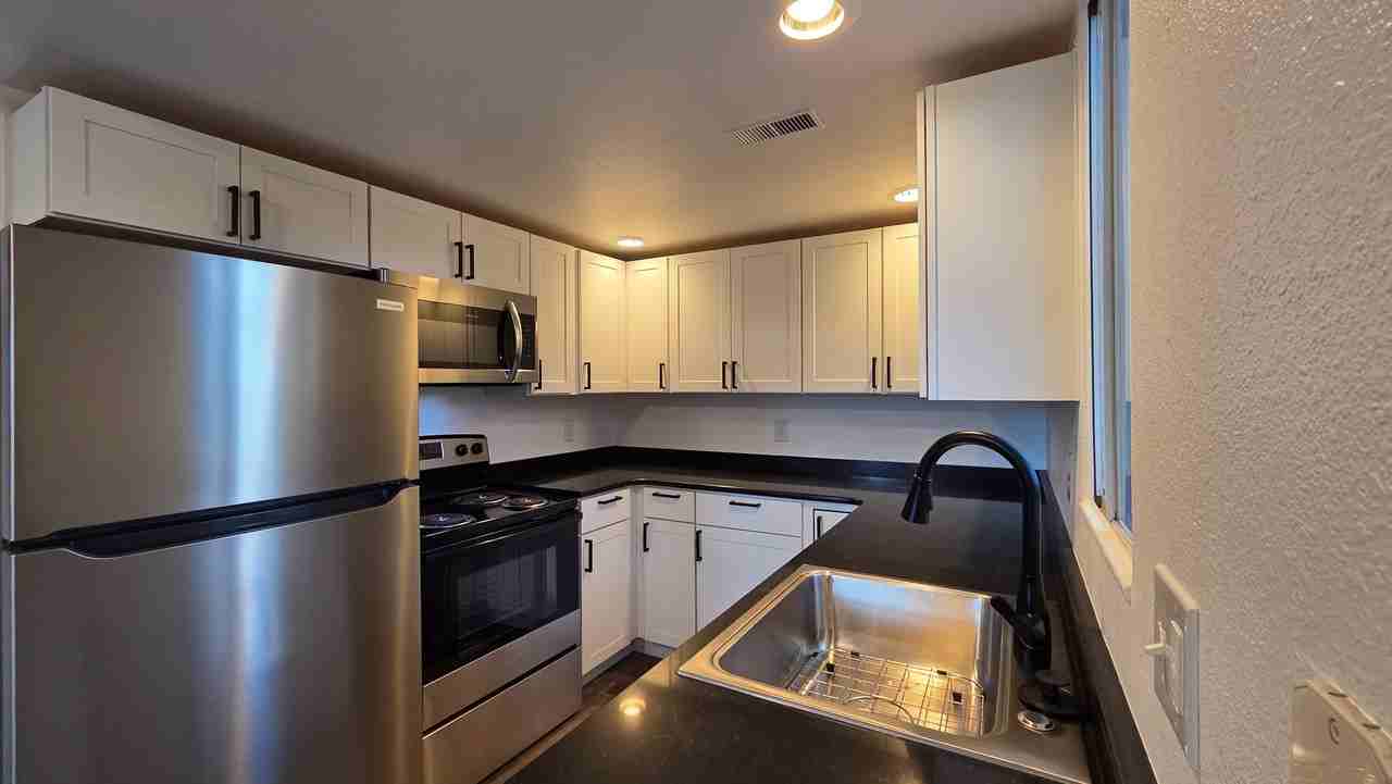 2205 Friendship Cir - Photo 4 of 20