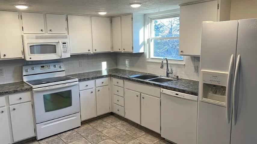 12817 Emiline St - Photo 3 of 12