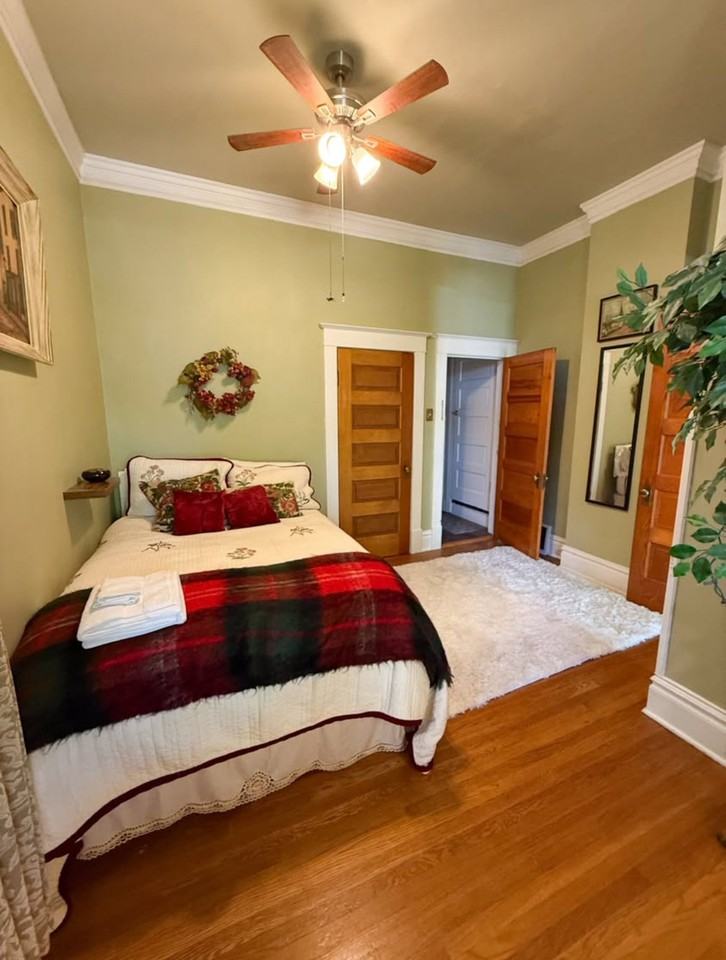 108 U St - Photo 2 of 10
