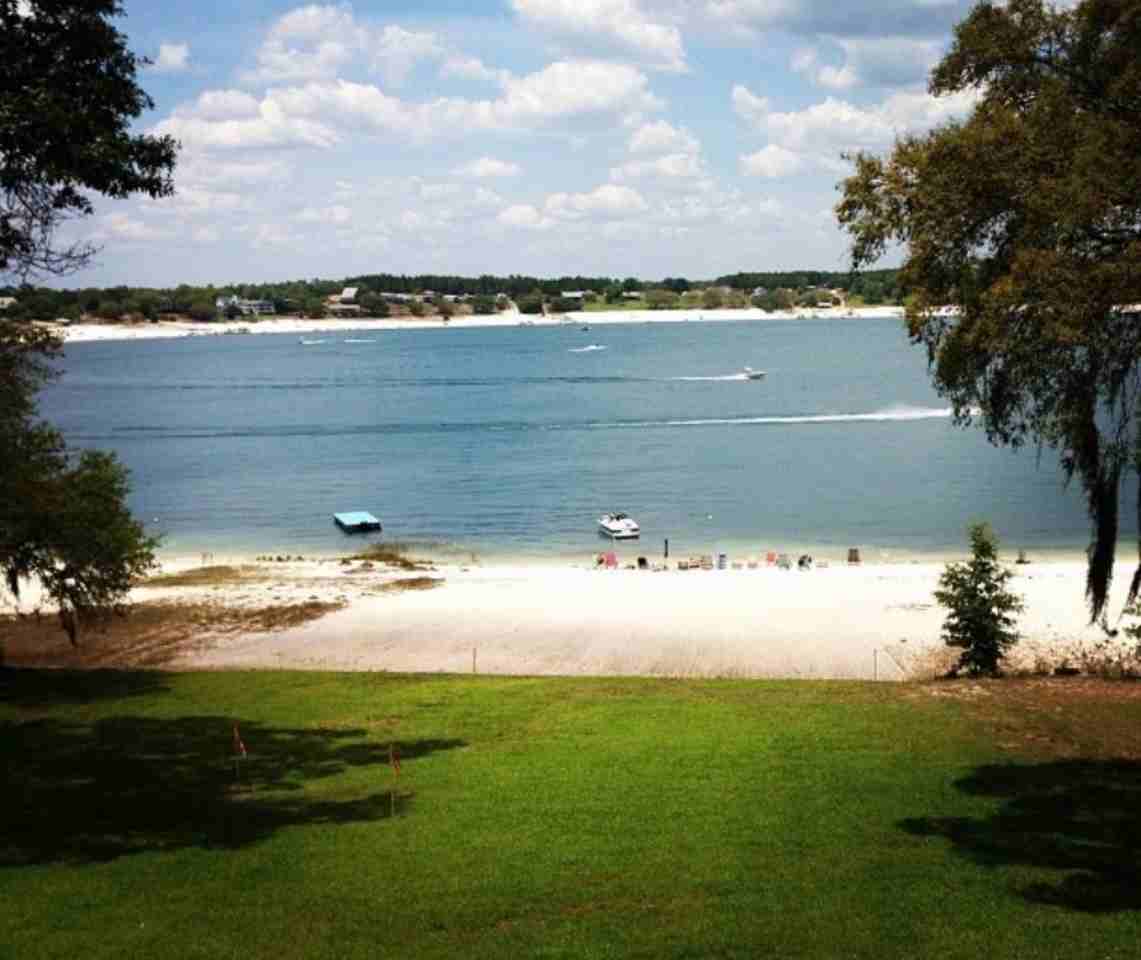 4199 Crystal Lake Dr - Photo 2 of 39