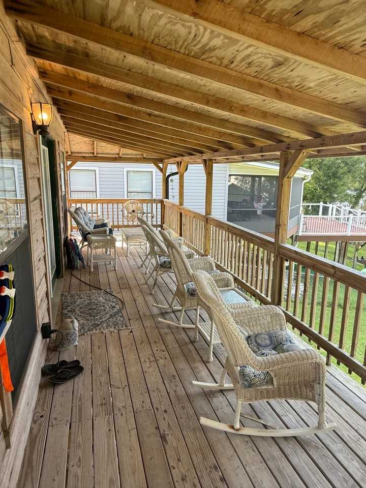 4199 Crystal Lake Dr - Photo 5 of 39