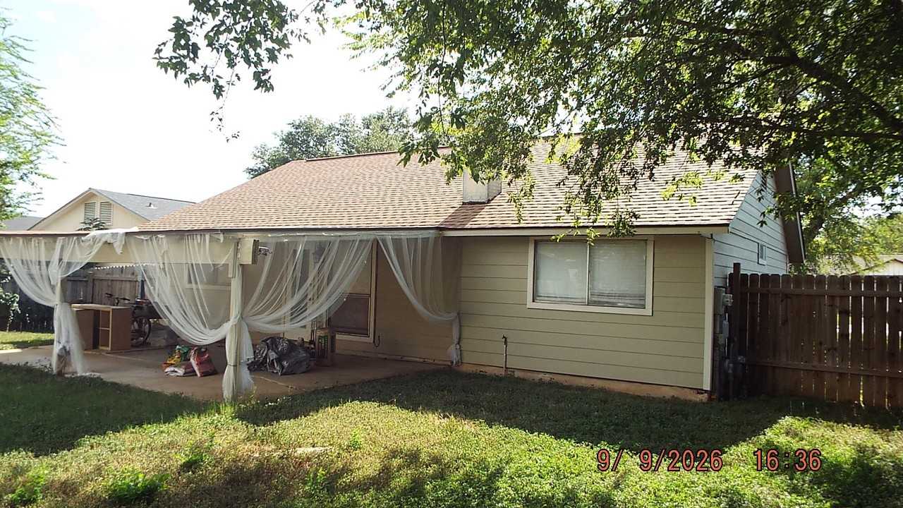 8311 Meadow Fire St - Photo 3 of 14