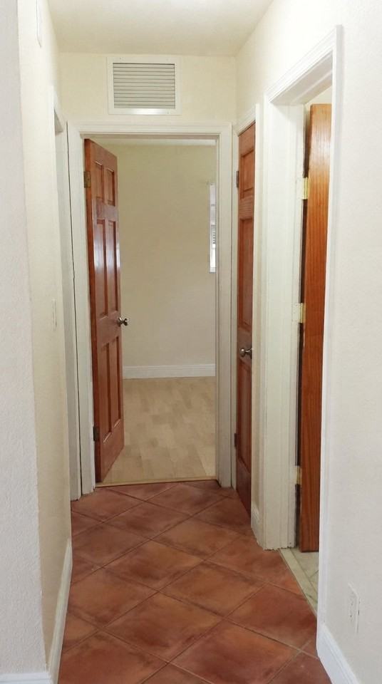 1000 N 74th Ter - Photo 3 of 9