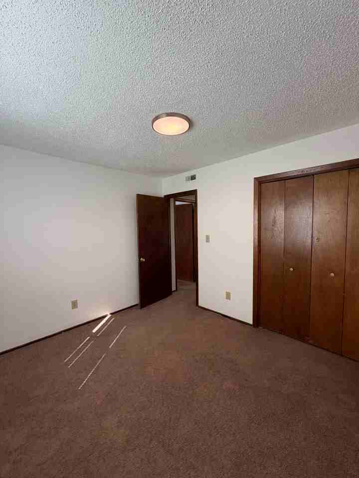 213 N Acadia Ave - Photo 7 of 8
