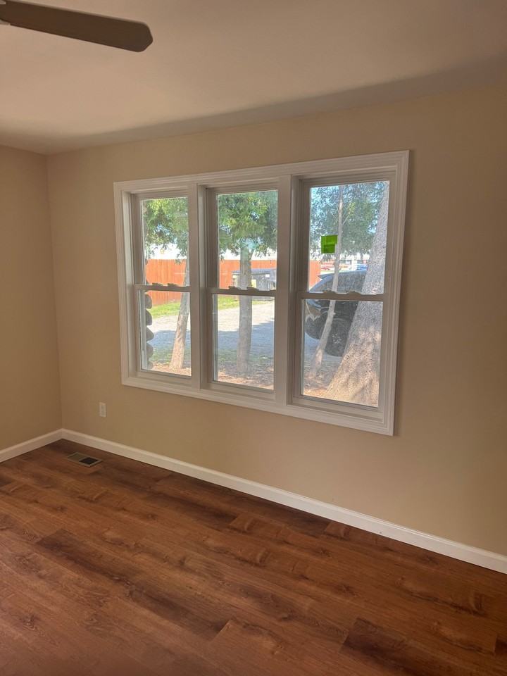 3517 Pine Grove Ave - Photo 5 of 6