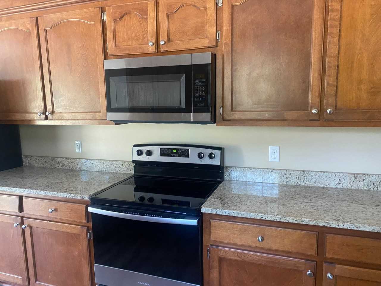 3320 Tucker St - Photo 5 of 12