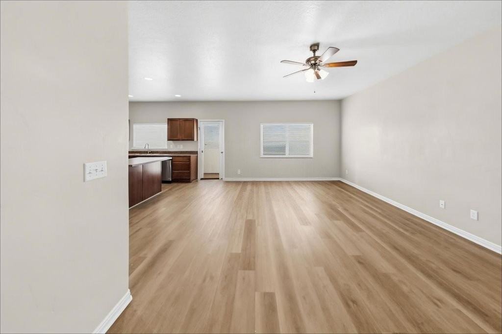 312 W Rocky Creek Way - Photo 4 of 10