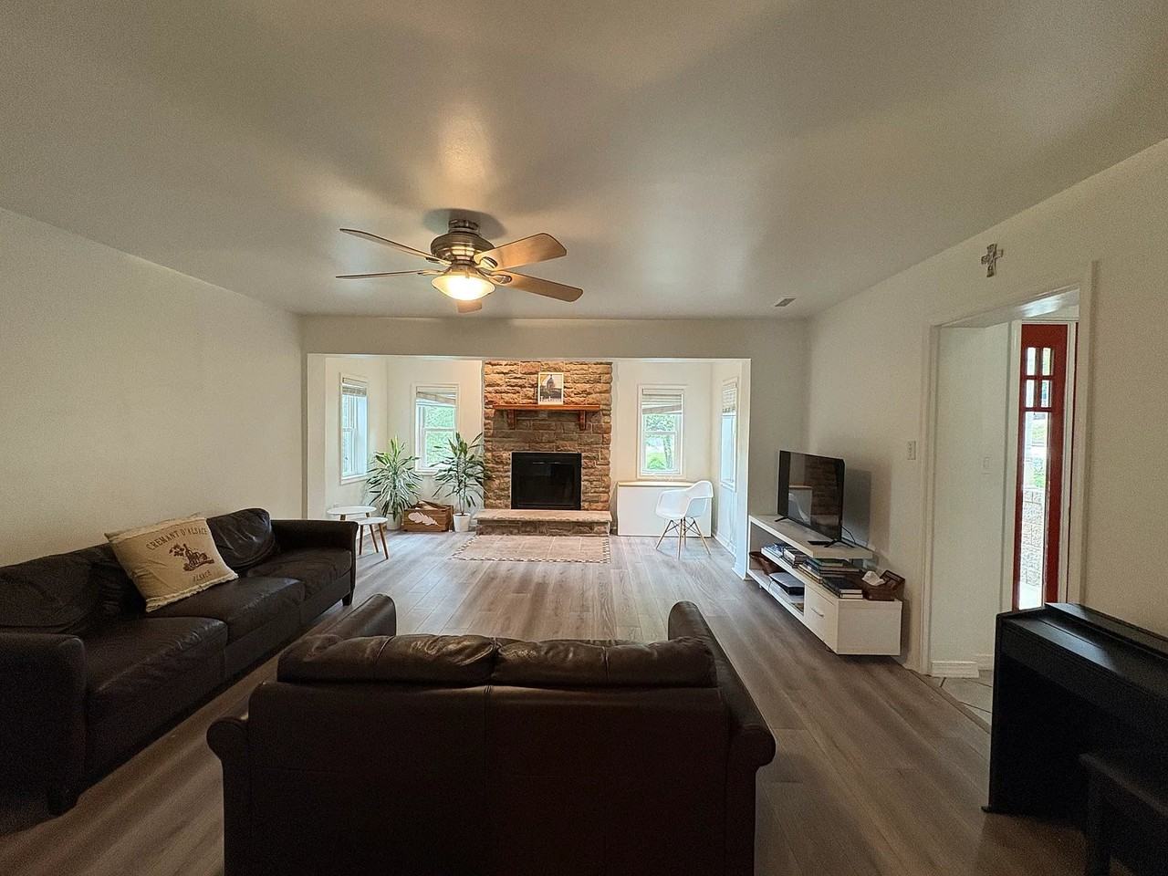 312 Valley View Rd - Photo 2 of 14