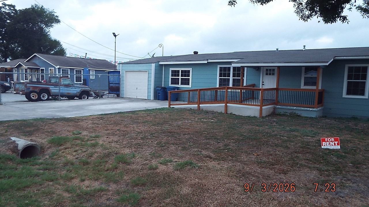 511 Edalyn St #1 - Photo 3 of 19