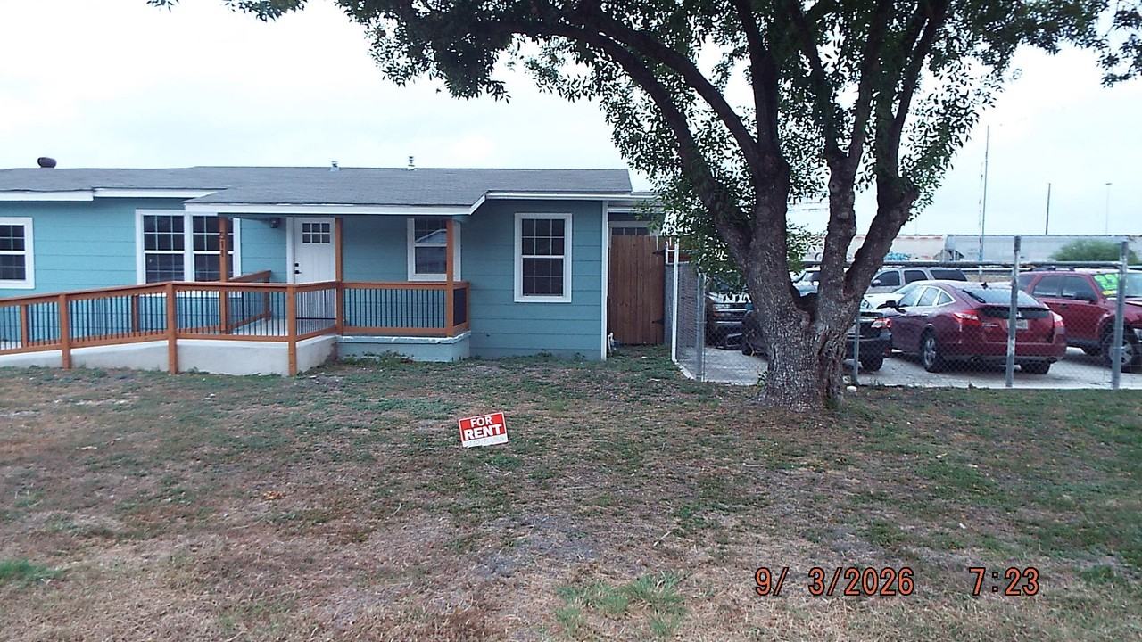 511 Edalyn St #1 - Photo 4 of 19