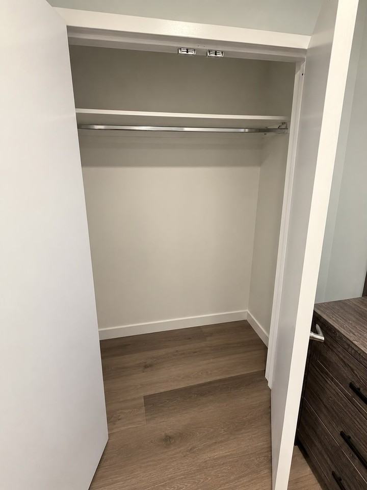 229 Rosa Parks Blvd - Photo 4 of 11