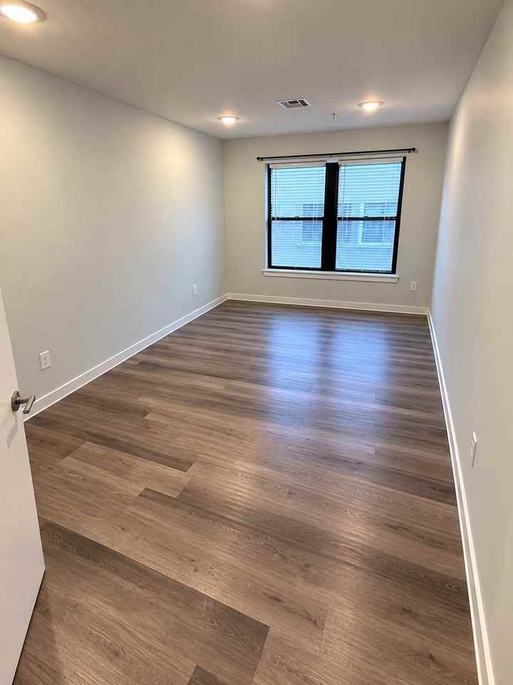 229 Rosa Parks Blvd - Photo 7 of 11