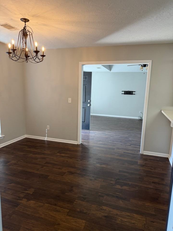 223 Sand Fox Pl - Photo 4 of 15