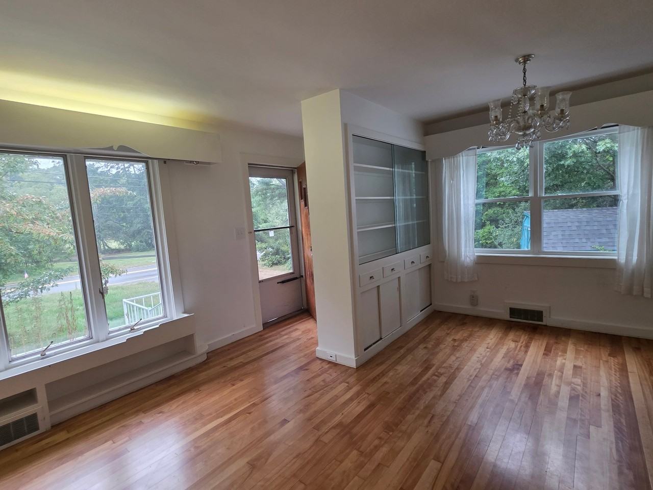 1920 Hill St - Photo 3 of 13