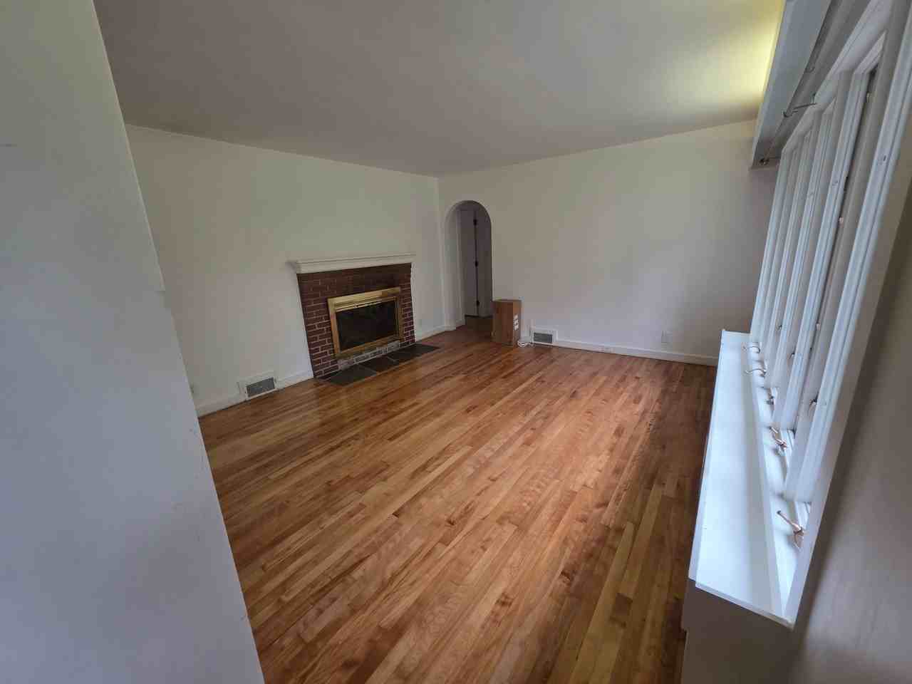 1920 Hill St - Photo 4 of 13