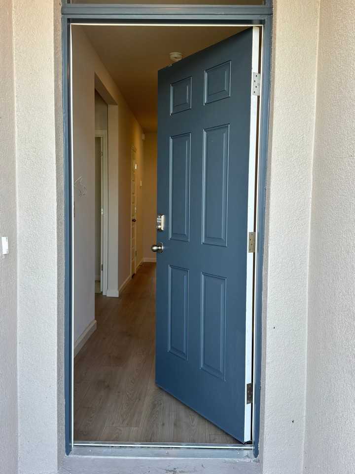 1633 Garabaldi Cir Se - Photo 2 of 9