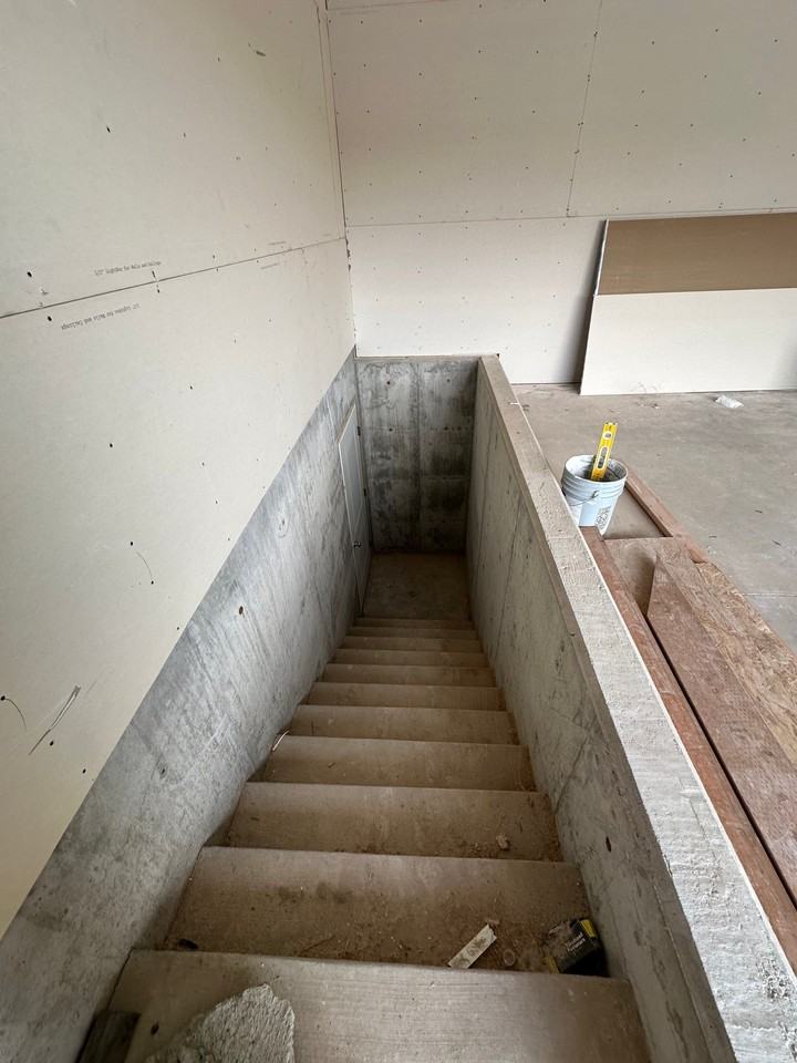 570 Aurora Blvd #B - Photo 3 of 11