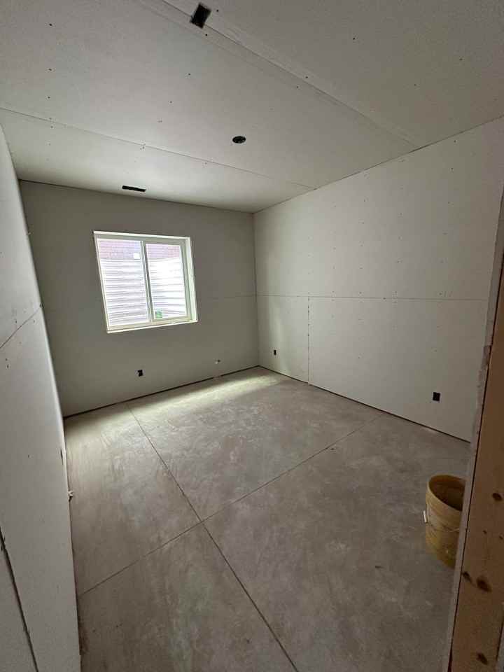 570 Aurora Blvd #B - Photo 7 of 11