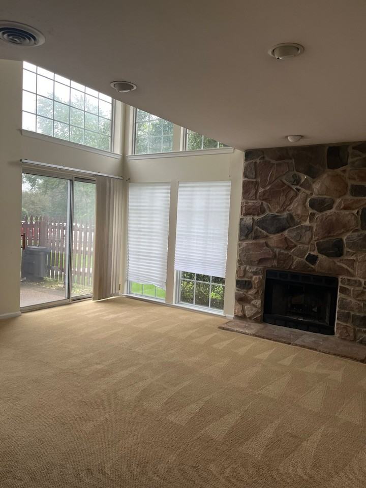 749 Patrick Pl - Photo 3 of 18
