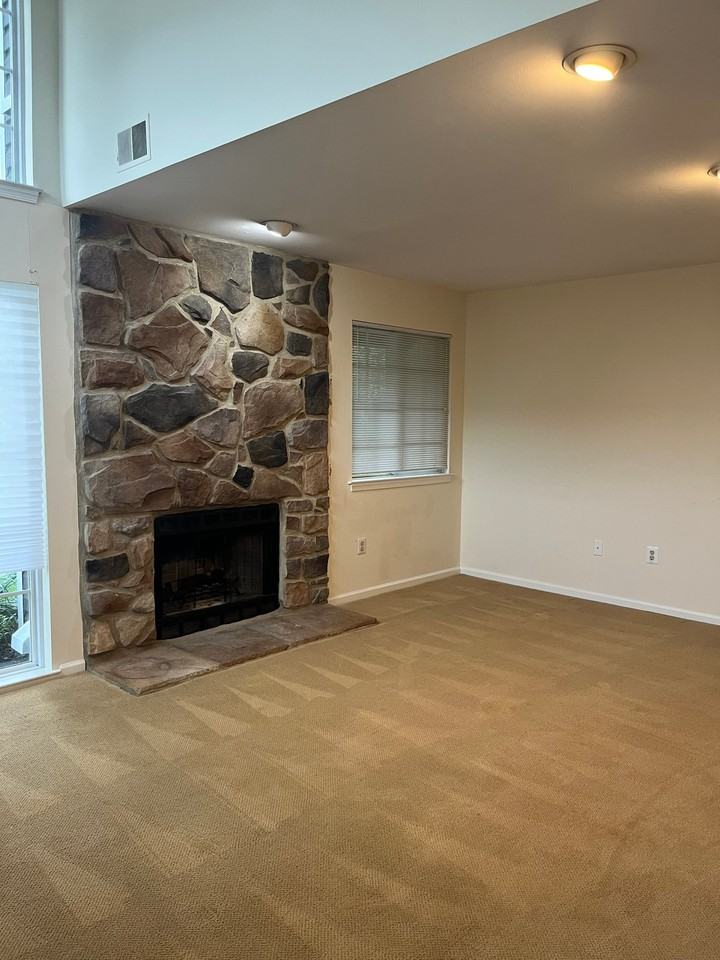 749 Patrick Pl - Photo 7 of 18