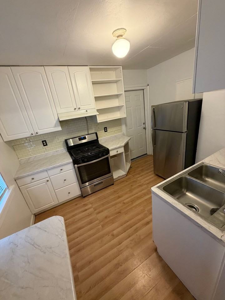 1404 N Church St #2 - Photo 5 of 7