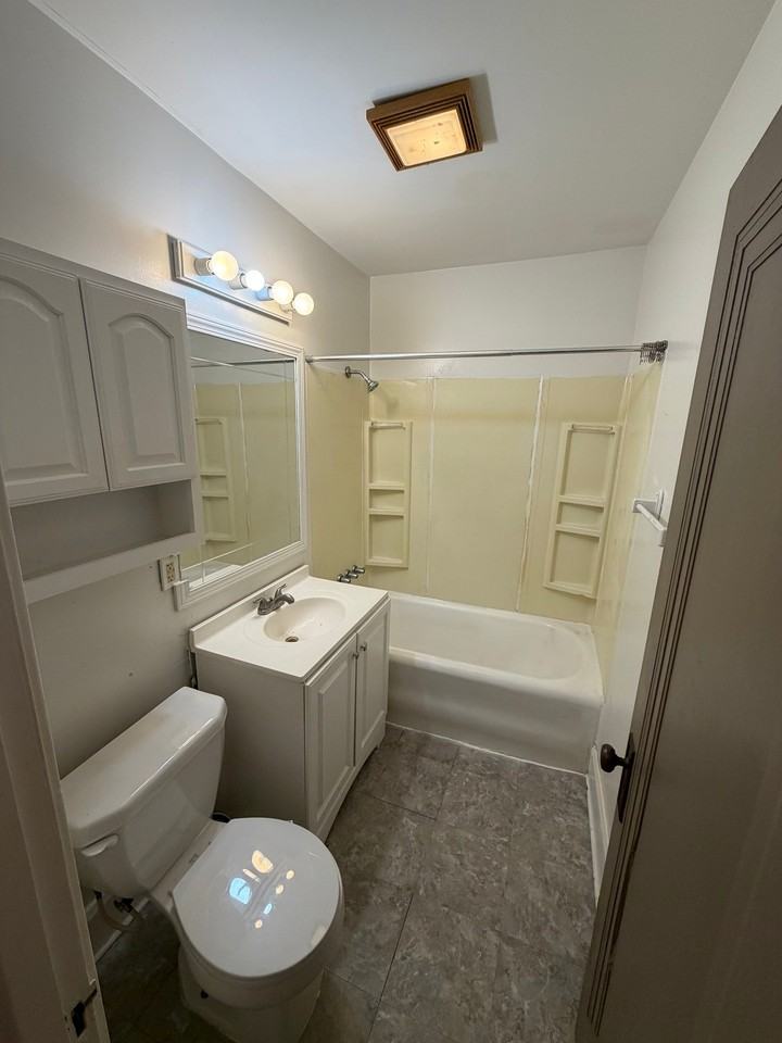 1404 N Church St #2 - Photo 7 of 7