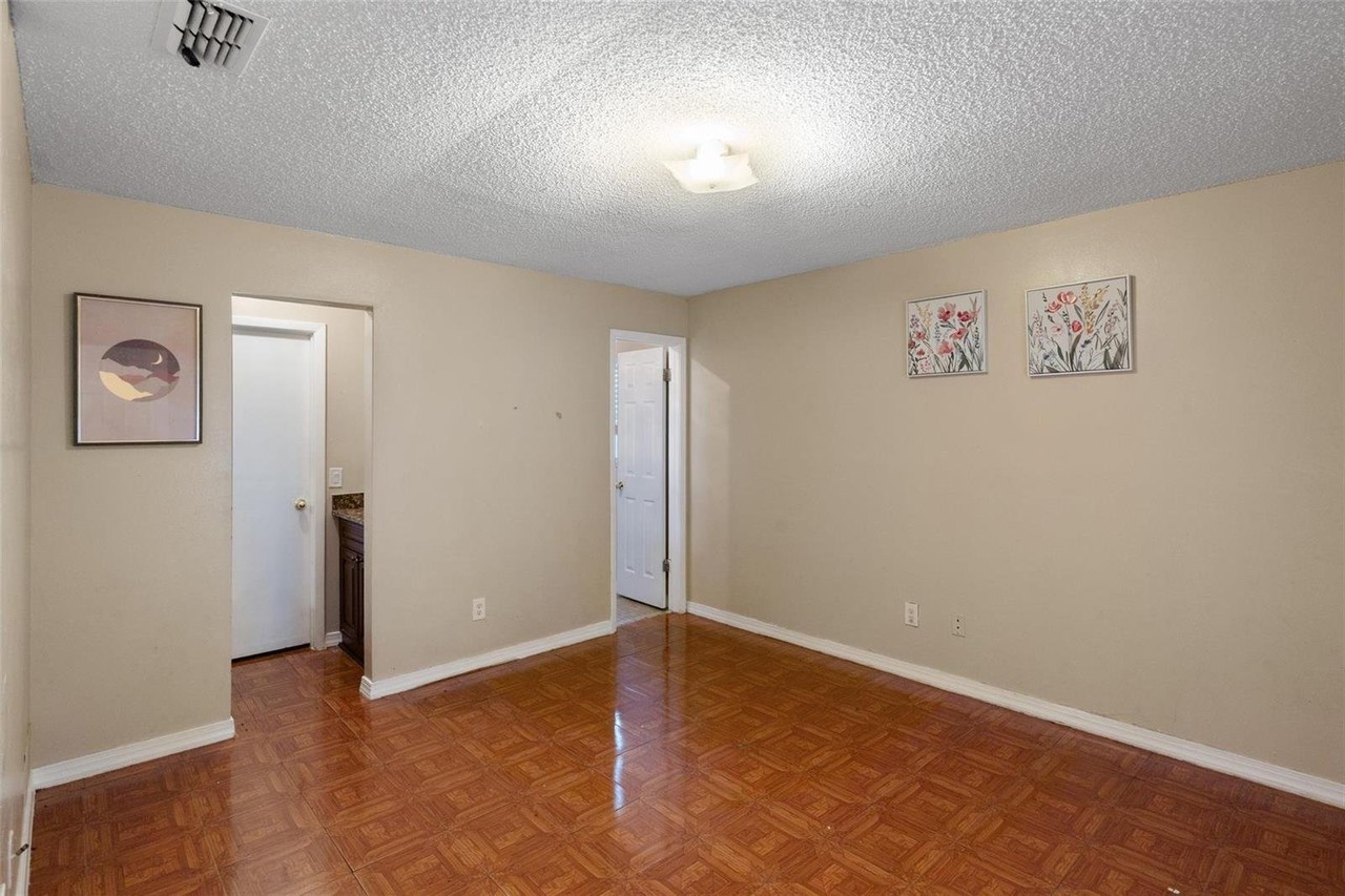 418 Declaration Dr - Photo 6 of 15