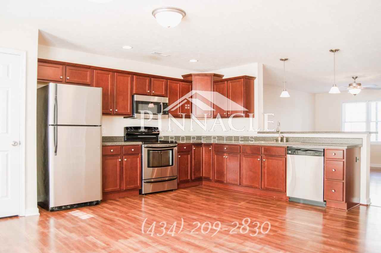 110 Colonnade St - Photo 3 of 17