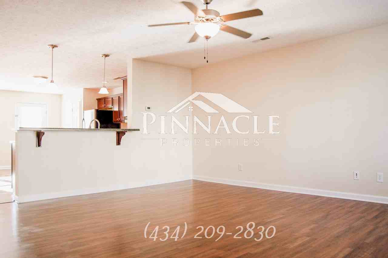110 Colonnade St - Photo 5 of 17
