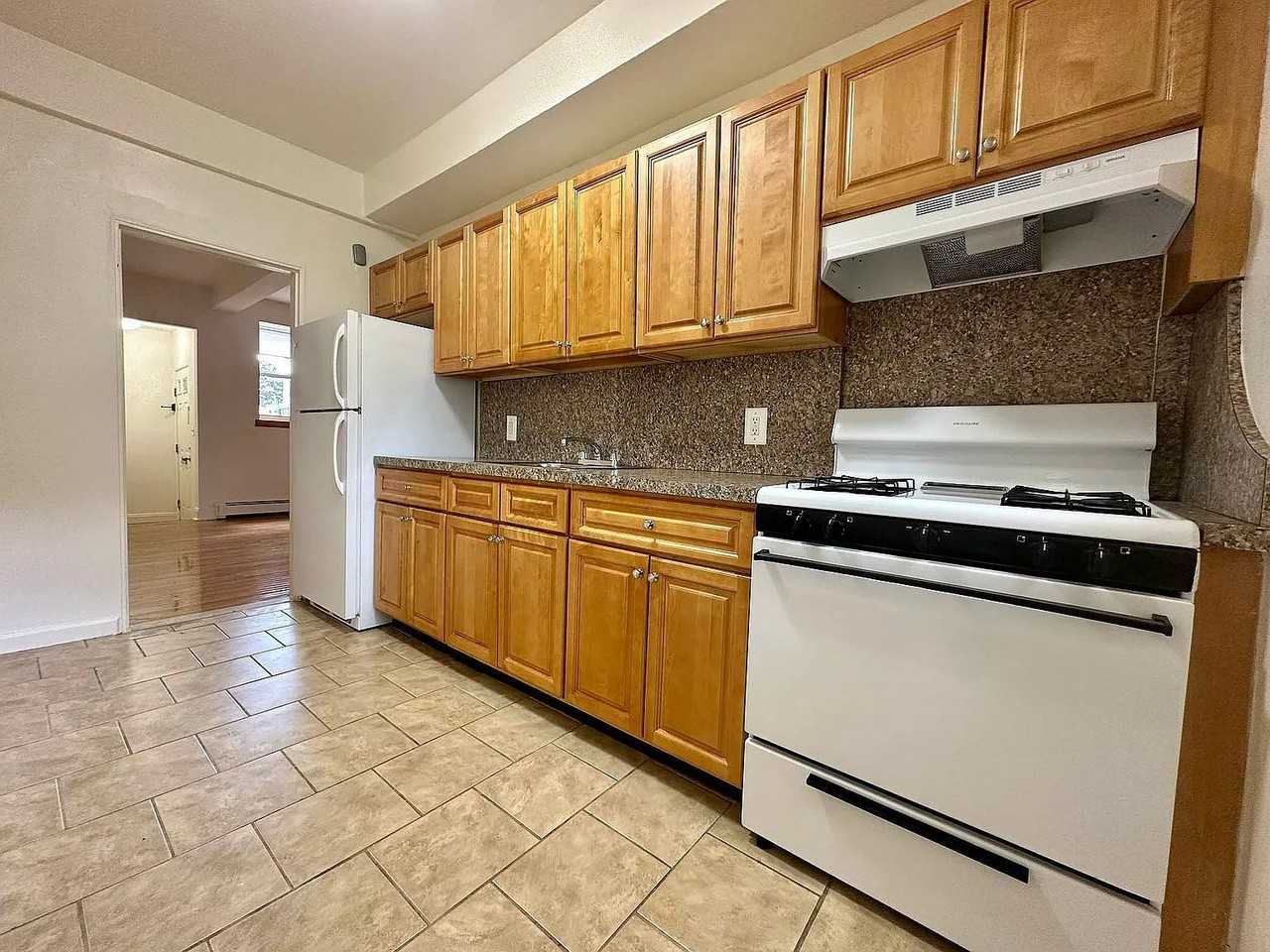 476 Howard Ave #3AA - Photo 5 of 16