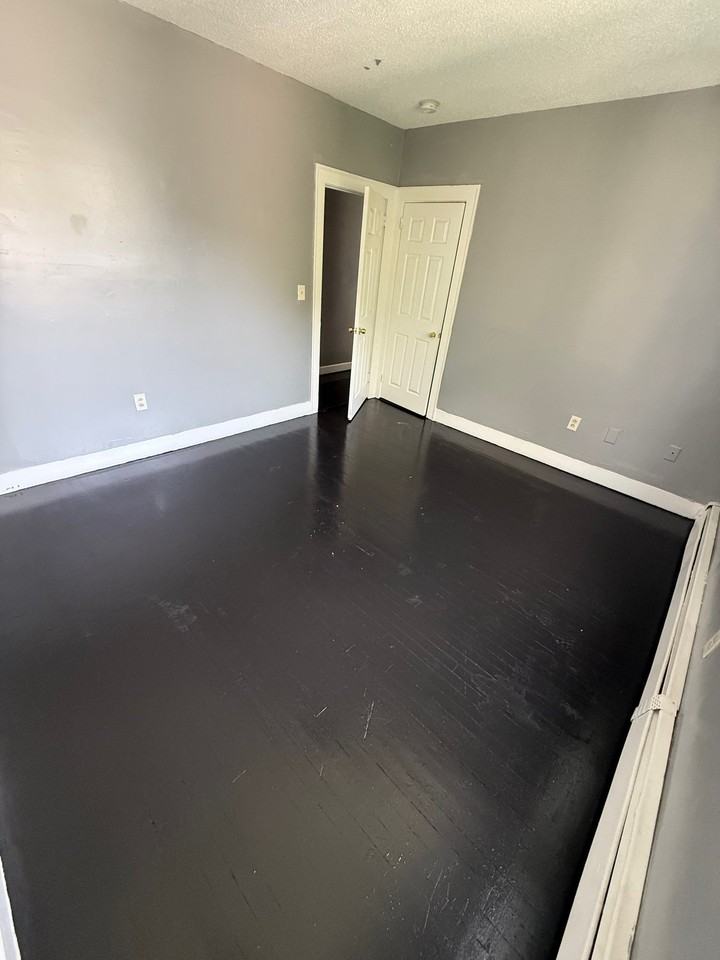 78 Sterling St #3 - Photo 2 of 10