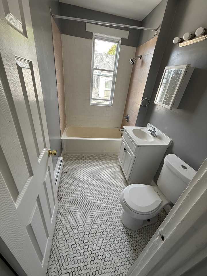 78 Sterling St #3 - Photo 6 of 10