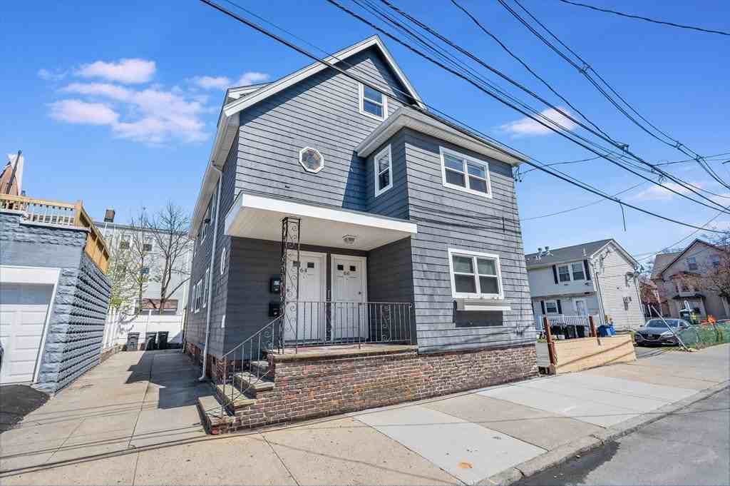 64 Parker St