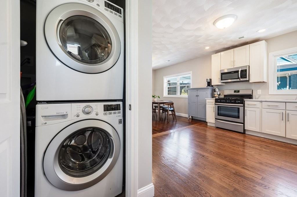 64 Parker St - Photo 6 of 12