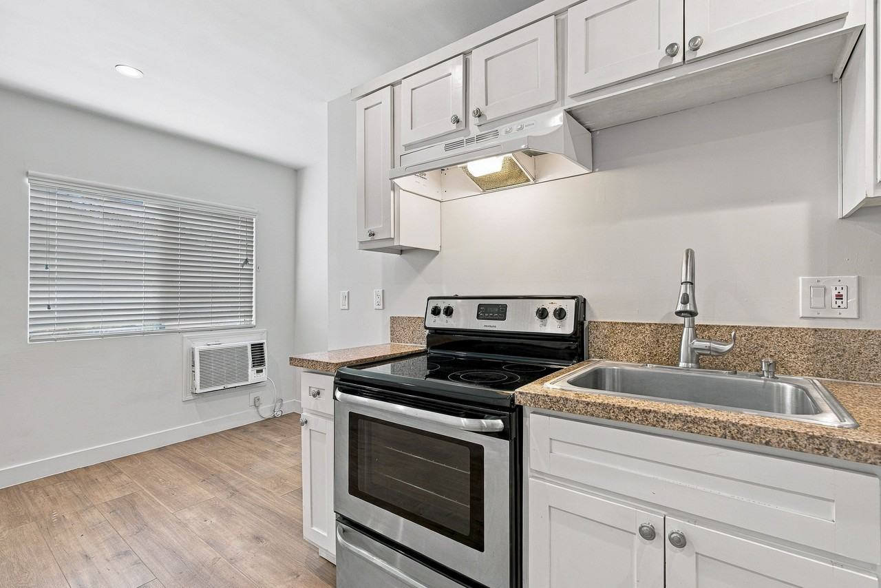411 North La Fayette Park Place #2 - Photo 4 of 17