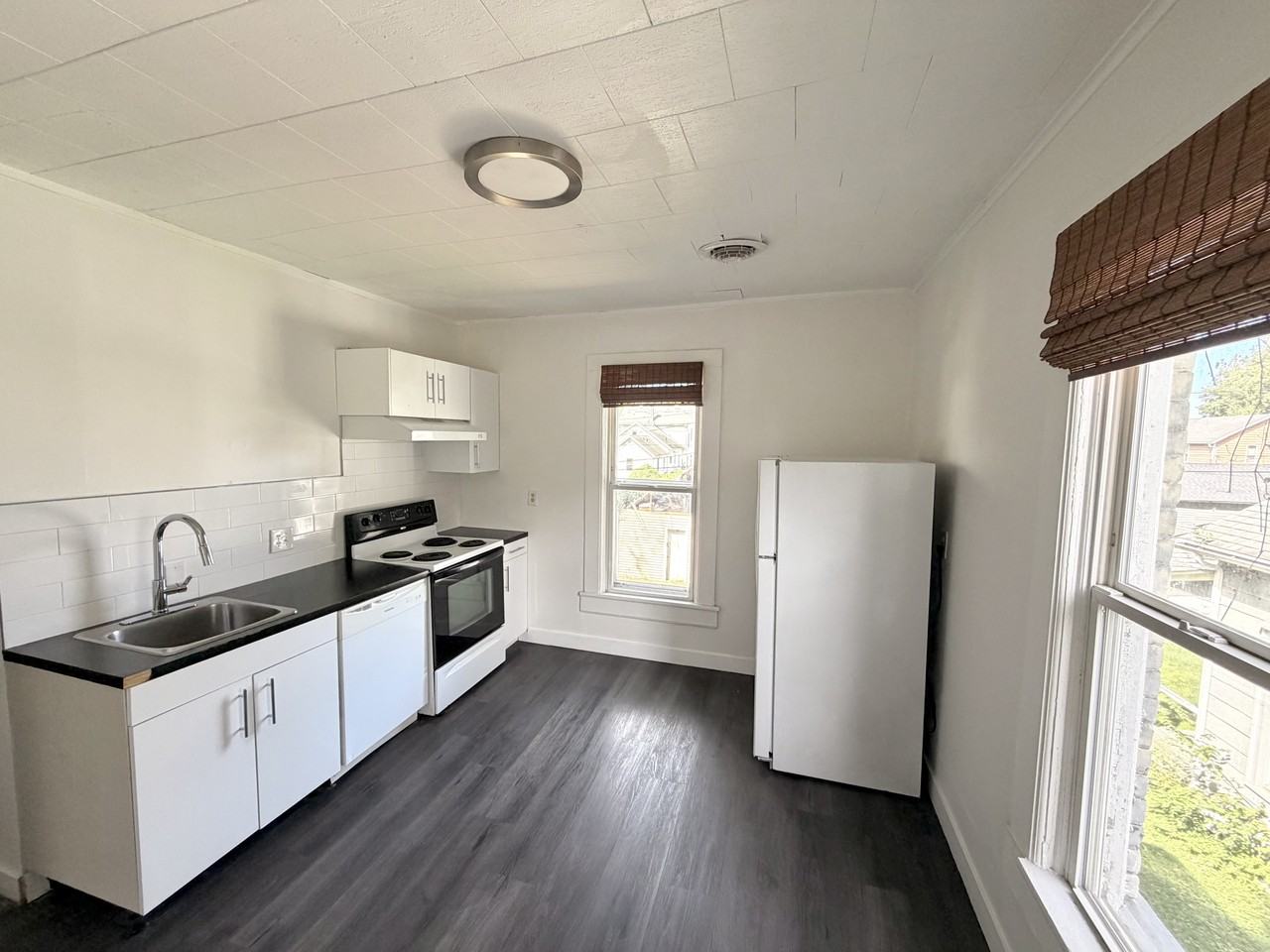 711 Edgewater Ave #NA - Photo 7 of 11