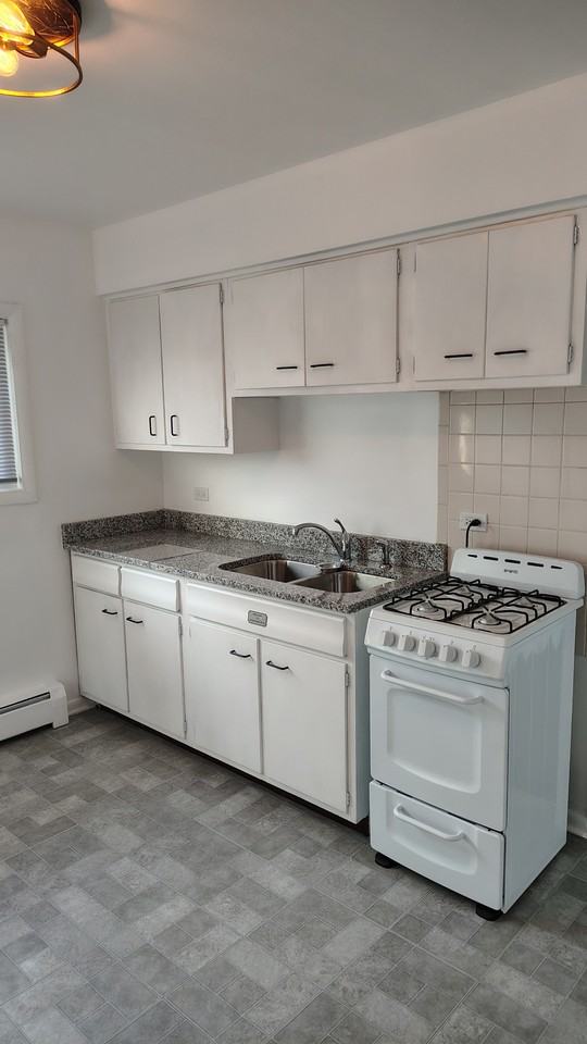 2738 Hessing St #11 - Photo 7 of 11
