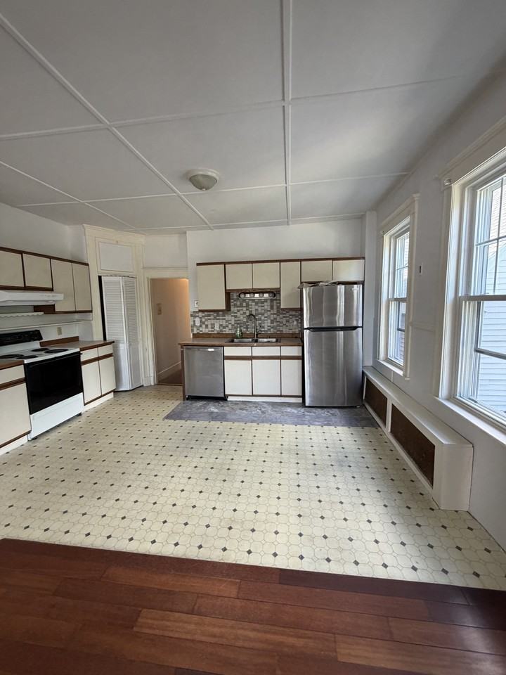 12 Dolphin Ave #3 - Photo 4 of 14