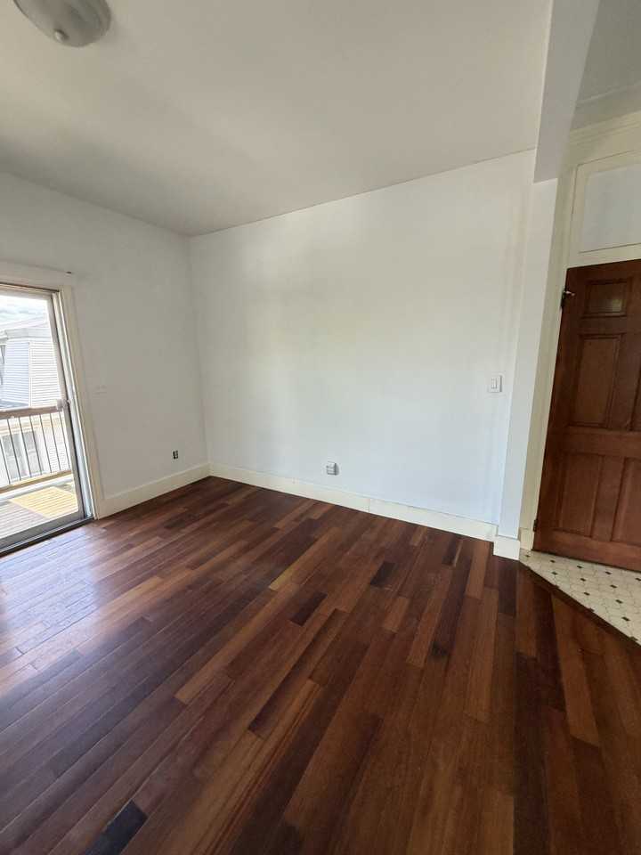 12 Dolphin Ave #3 - Photo 5 of 14