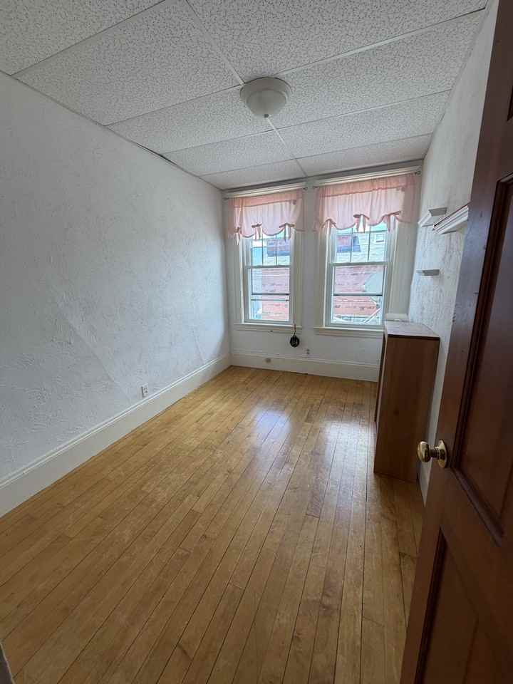 12 Dolphin Ave #3 - Photo 7 of 14