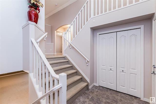 231 Macewan Rd Sw - Photo 4 of 13