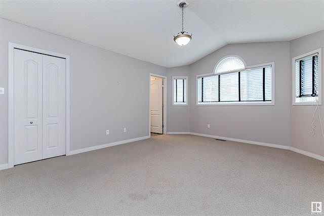 231 Macewan Rd Sw - Photo 5 of 13