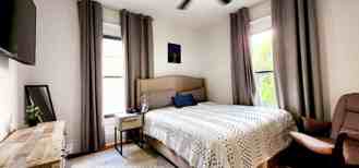 422 W 7th St - Photo 1 of 1