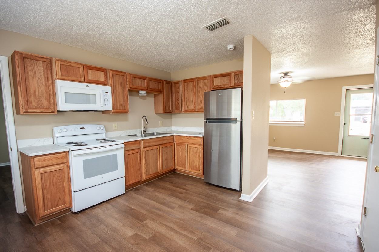 1704 Laura Ln #NA - Photo 3 of 14
