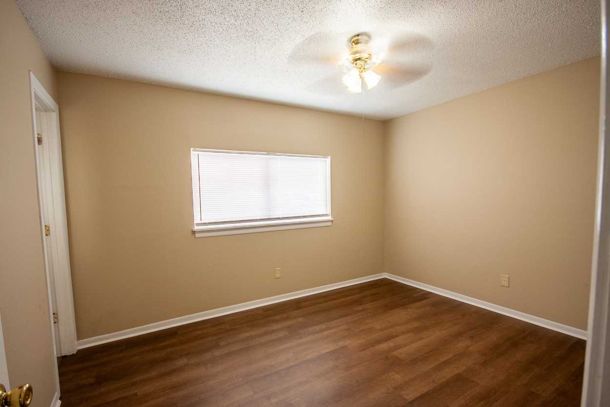 1704 Laura Ln #NA - Photo 7 of 14