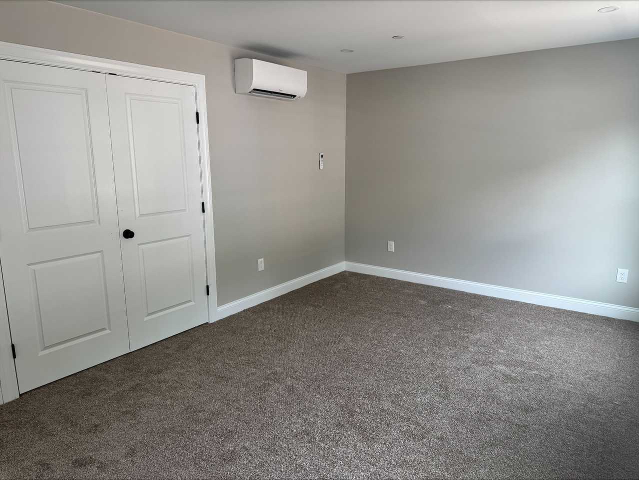 10 Astral Dr #10 - Photo 4 of 38